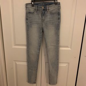 American Eagle high waisted light wash jeans